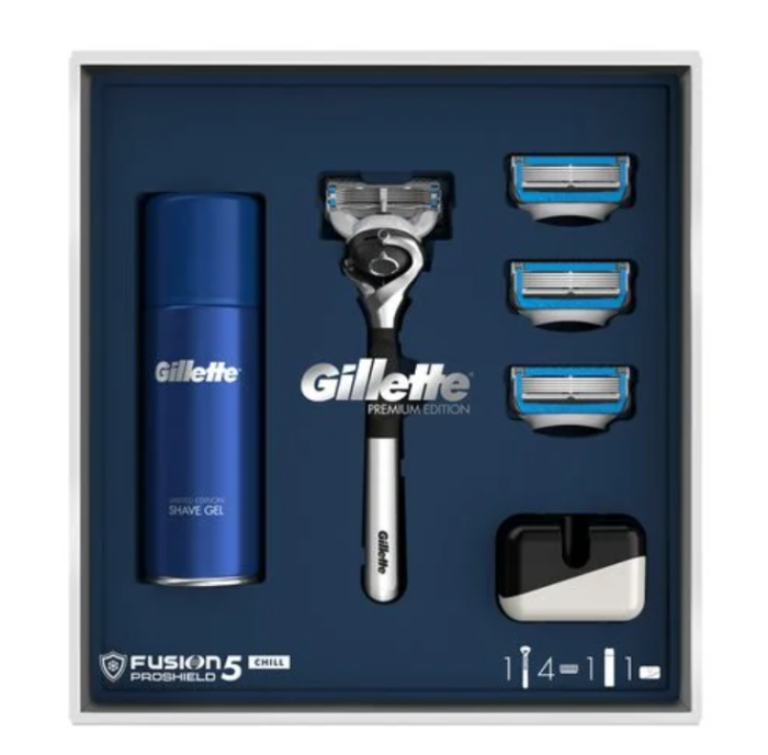 ​​​​​​​Подарочный набор Gillette Fusion5 ProGlide (Бритва + 4 сменные кассеты + Гель для бритья + Подставка)